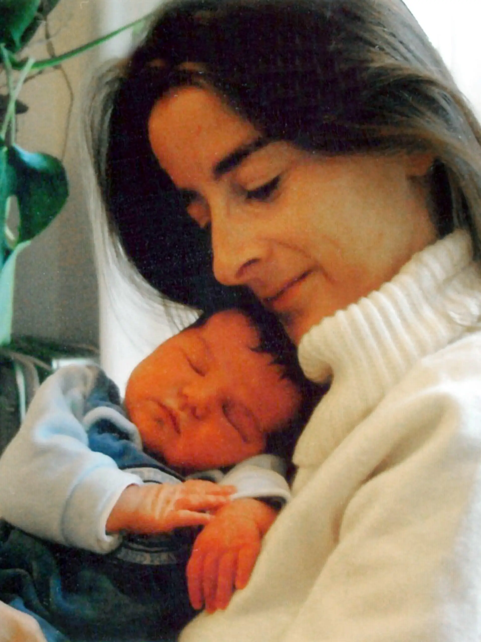 ARCHIV - Die vermisste Karen Gaucke und ihre sieben Monate alte Tochter Clara in Hannover (undatiertes Privatfoto). Für die Morde an seinem Baby und seiner Ex-Freundin Karen Gaucke aus Hannover ist ein 38 Jahre alter Manager am Dienstag in einem Indizienprozess zu einer lebenslangen Haftstrafe verurteilt worden. Zudem stellte das Landgericht Hannover die besondere Schwere der Schuld fest. Damit ist eine vorzeitige Haftentlassung nach 15 Jahren ausgeschlossen. Foto: Privat dpa/lni  +++(c) dpa - Bildfunk+++