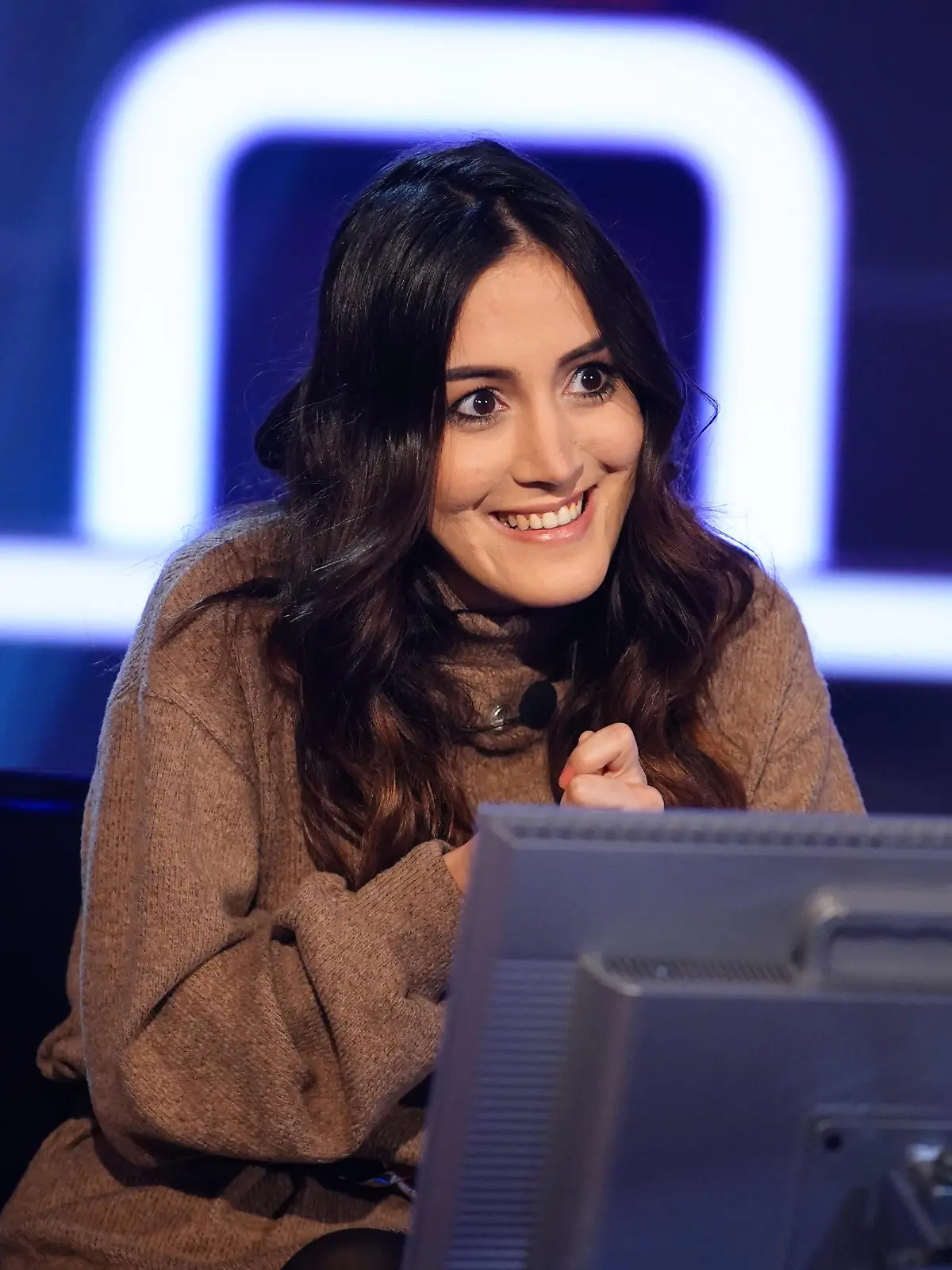 Achtung! Sperrfrist für alle Medien bis Mo., 14.03.2022, 22.15 Uhr!

Seyda Akin aus Sulz am Neckar

Die Verwendung des sendungsbezogenen Materials ist nur mit dem Hinweis und Verlinkung auf RTL+ gestattet.