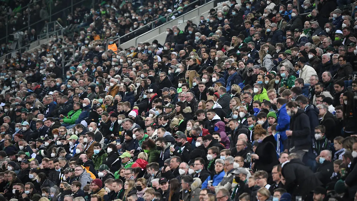  Fussball, Herren, Saison 2021/2022, 1. Bundesliga 26. Spieltag, Borussia Mönchengladbach - Hertha BSC, Fans der Borussia, 12.03. 2022, *** Football, men, season 2021 2022, 1 Bundesliga 26 matchday , Borussia Mönchengladbach Hertha BSC, fans of Borussia, 12 03 2022, Copyright: xSebastianxRäppold/MatthiasxKochx