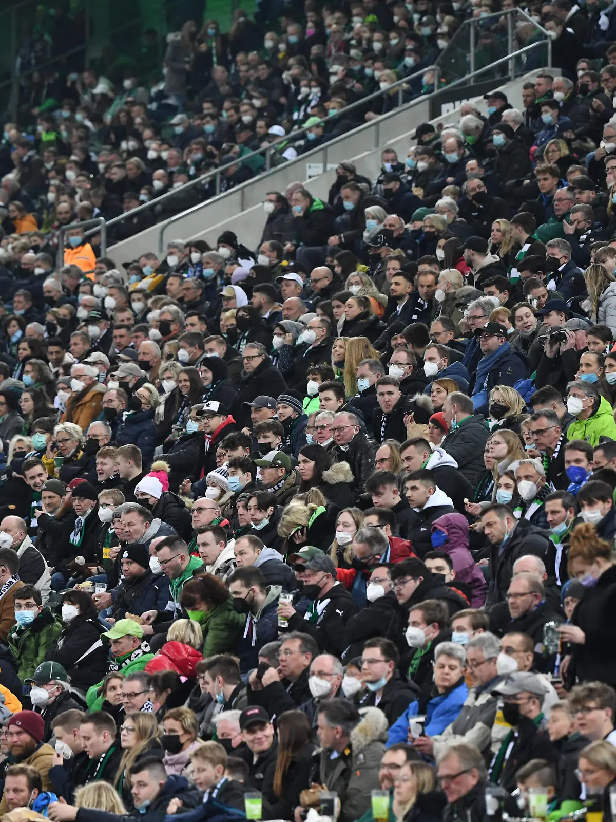  Fussball, Herren, Saison 2021/2022, 1. Bundesliga 26. Spieltag, Borussia Mönchengladbach - Hertha BSC, Fans der Borussia, 12.03. 2022, *** Football, men, season 2021 2022, 1 Bundesliga 26 matchday , Borussia Mönchengladbach Hertha BSC, fans of Borussia, 12 03 2022, Copyright: xSebastianxRäppold/MatthiasxKochx