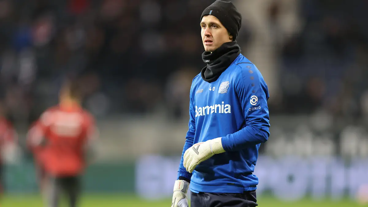 Andrey Lunev (Leverkusen, 40). Bundesligaspiel zwischen Eintracht Frankfurt und Bayer Leverkusen am 12. Dezember 2021 im Deutsche Bank Park in Frankfurt am Main. Nach Vorgaben der DFL, Deutsche Fußball Liga, ist es untersagt, in dem Stadion und/oder vom Spiel angefertigte Fotoaufnahmen in Form von Sequenzbildern und/oder videoähnlichen Fotostrecken zu verwerten bzw. verwerten zu lassen.