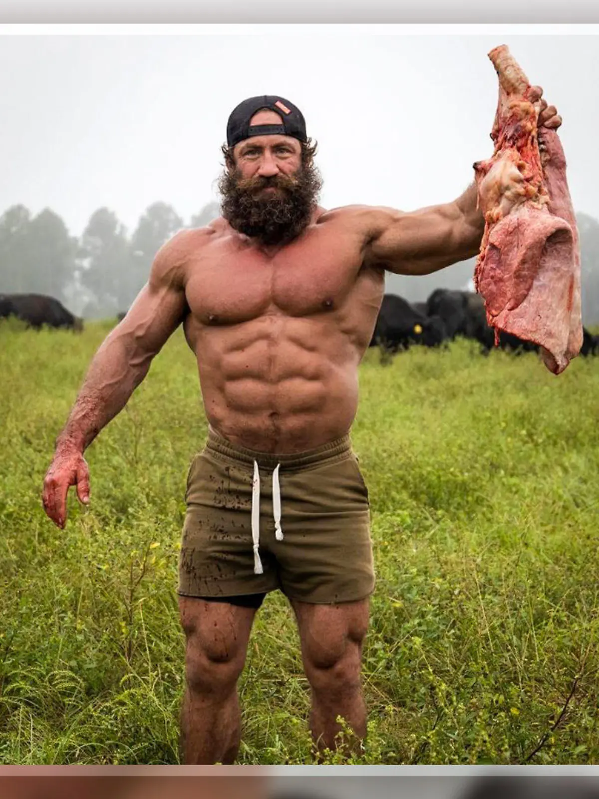 Eine "Diät", die fast ausschließlich aus rohem Fleisch besteht? Für den "Liver King" aus Texas (USA) ist das seine ganz normale Ernährungsweise.