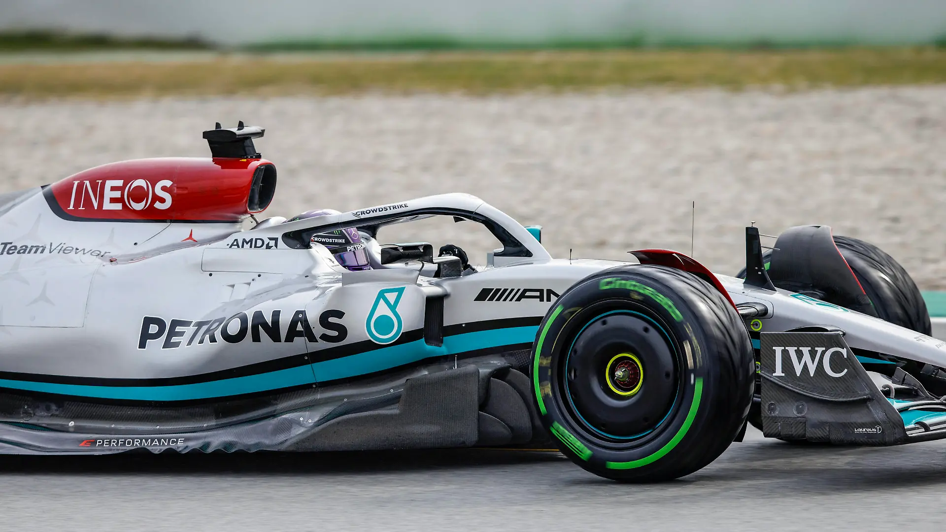 F1 Winter Testing In Barcelona - Day 3 44 Lewis Hamilton, Mercedes AMG Petronas Formula One Team, W13, action testing wet tyres after wet the track during the Formula 1 Winter Tests at Circuit de Barcelona - Catalunya on February 25, 2022 in Barcelona, Spain. Barcelona Spain PUBLICATIONxNOTxINxFRA Copyright: xXavierxBonillax originalFilename:bonilla-f1winter220225_npAOW.jpg