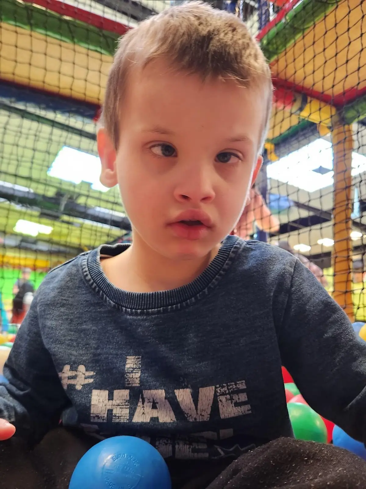 Bild zu: "Einer von zwei Menschen weltweit - Raphael (8) hat einen seltenen Gendefekt"