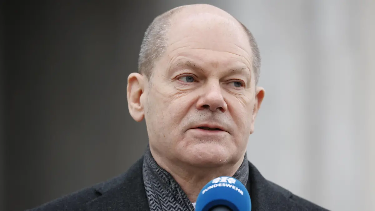 Olaf Scholz, Bundeskanzler, Deutschland, Schwielowsee Brandenburg , Besuch Einsatzführungskommando der Bundeswehr in Schwielowsee durch BK Scholz *** Olaf Scholz, Federal Chancellor, Germany, Schwielowsee Brandenburg , Visit Einsatzführungskommando der Bundeswehr in Schwielowsee by BK Scholz 