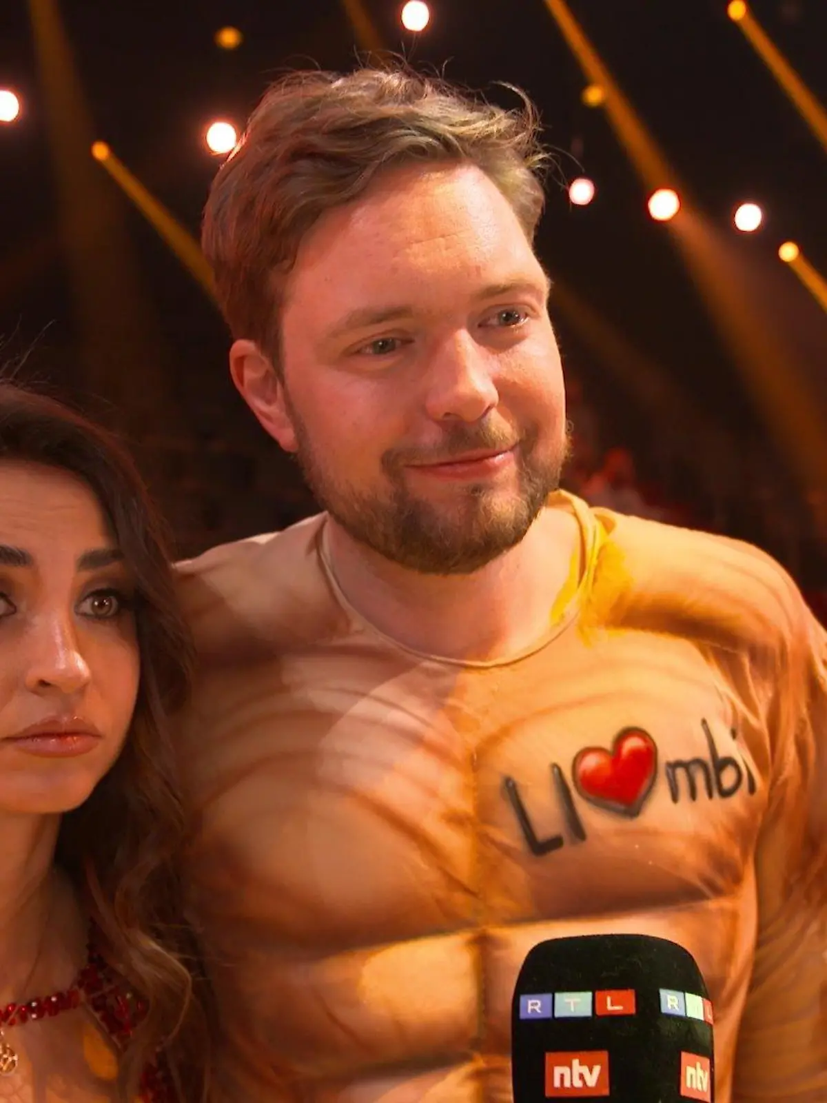 Auch wenn der Name auf seiner Brust steht - Bastian Bielendorfer meint nach der dritten "Let's Dance"-Show ehrlich: "Ich tanze nicht für Llambi."