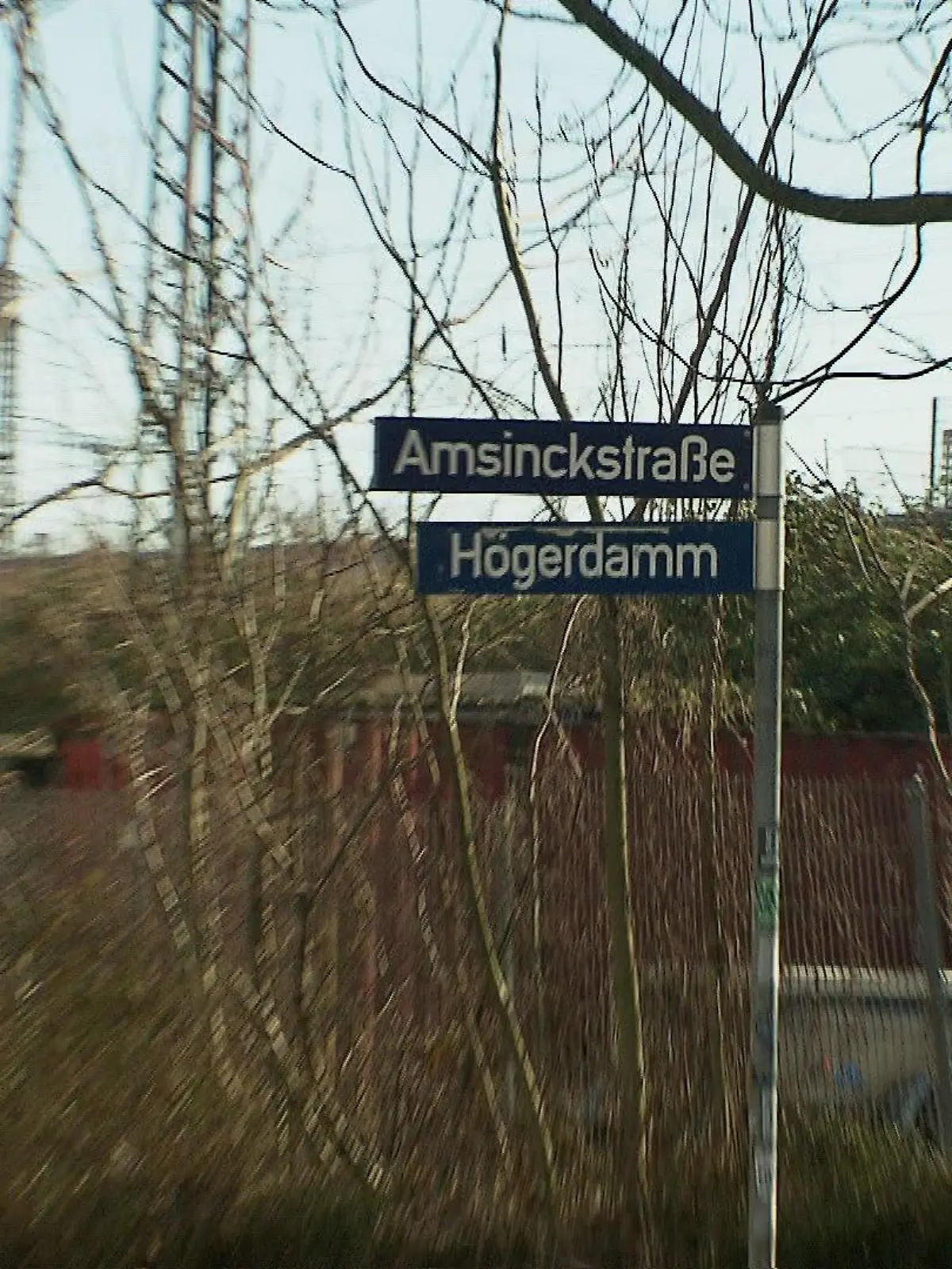 Eine Expertenkommission zum Umgang mit NS-belasteten Straßennamen hat die Umbenennung von elf Straßen und Plätzen in Hamburg empfohlen