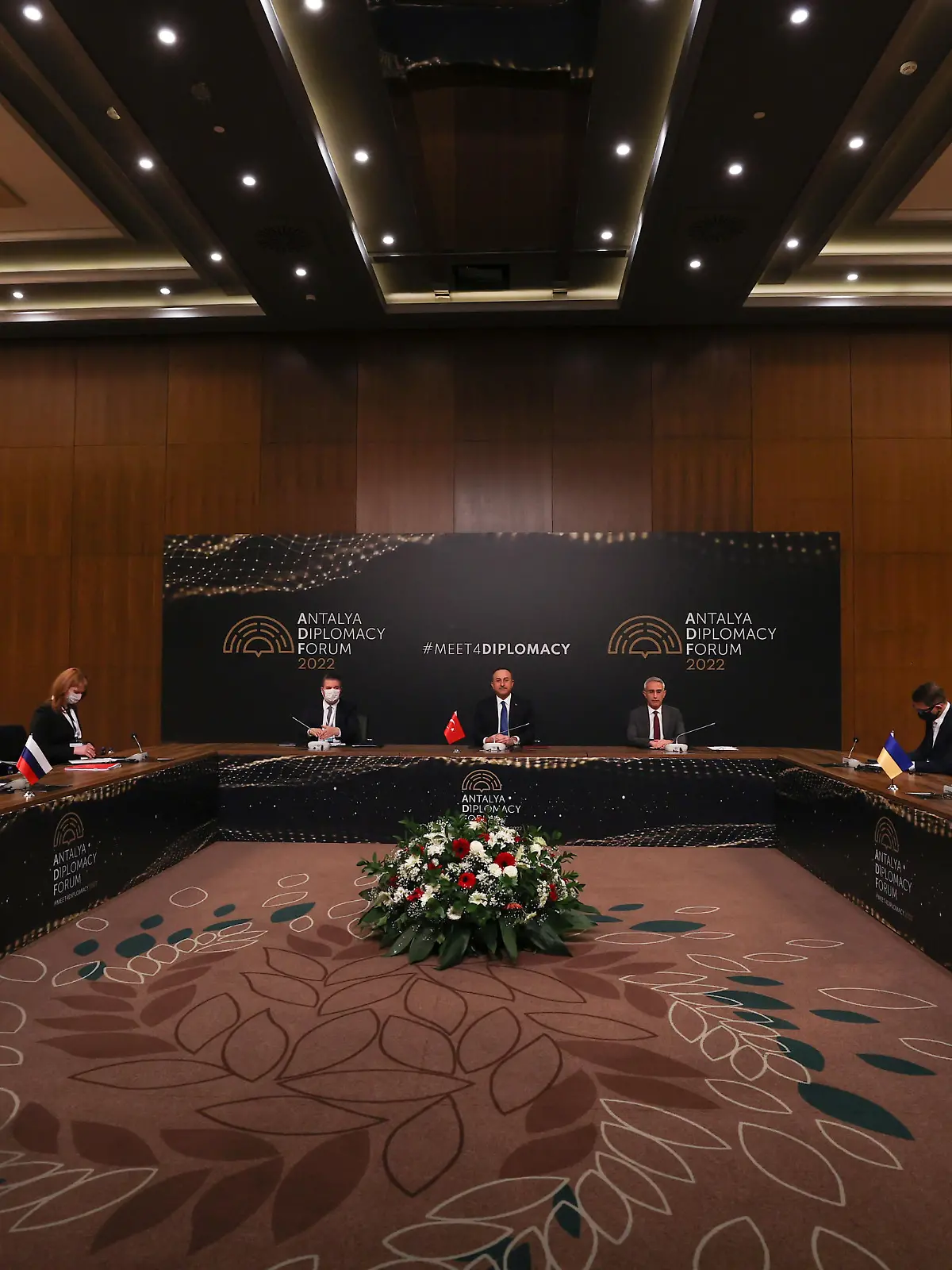 ANTALYA - TURKIYE - MARCH 10: Turkish Foreign Minister Mevlut Cavusoglu, Russian Foreign Minister Sergey Lavrov and Ukraine's Foreign Minister Dmytro Kuleba attend Russia-Turkiye-Ukraine tripartite Foreign Ministers meeting at the Antalya Diplomacy Forum in Antalya, Turkiye on March 10, 2022. Cem Ozdel / Anadolu Agency