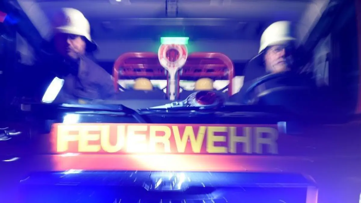 Ein Feuerwehrauto im Einsatz