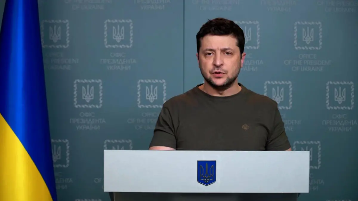 SCREENSHOT - 02.03.2022, Ukraine, Kiew: Der Sceenshot zeigt Wolodymyr Selenskyj, Präsident der Ukraine, bei einer Ansprache. Das Bild stammt aus einem Video, das am 02.03. auf dem Telegramm-Channel des ukrainischen Präsidenten veröffentlicht wurde. Foto: ---/Uncredited/dpa +++ dpa-Bildfunk +++