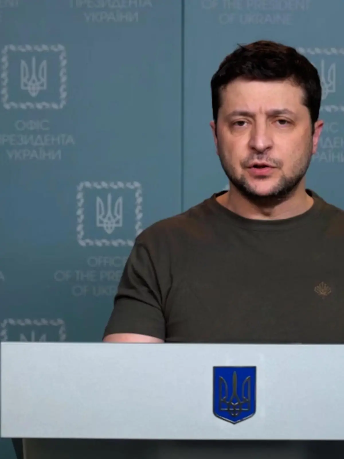 SCREENSHOT - 02.03.2022, Ukraine, Kiew: Der Sceenshot zeigt Wolodymyr Selenskyj, Präsident der Ukraine, bei einer Ansprache. Das Bild stammt aus einem Video, das am 02.03. auf dem Telegramm-Channel des ukrainischen Präsidenten veröffentlicht wurde. Foto: ---/Uncredited/dpa +++ dpa-Bildfunk +++