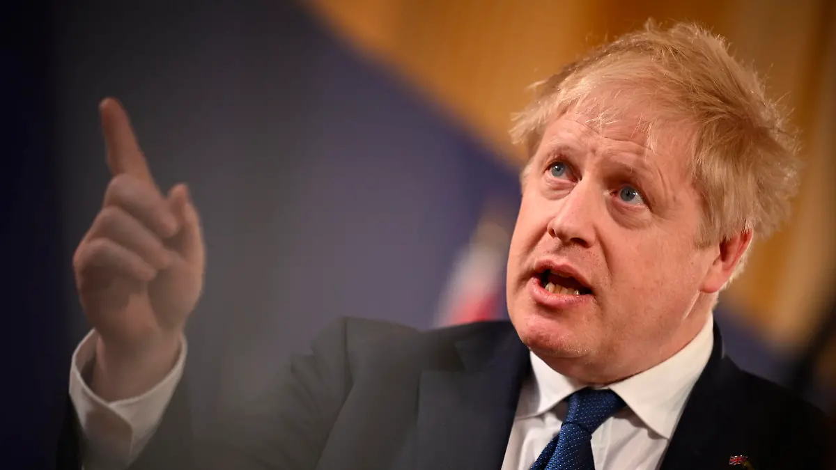 08.03.2022, Großbritannien, London: Boris Johnson, Premierminister von Großbritannien, spricht zu den Medien im Rahmen eines V4-Treffens. Johnson traf sich mit den Regierungschefs der V4-Staaten, um die Situation in der Ukraine zu besprechen. Foto: Leon Neal/Getty Pool/AP/dpa +++ dpa-Bildfunk +++