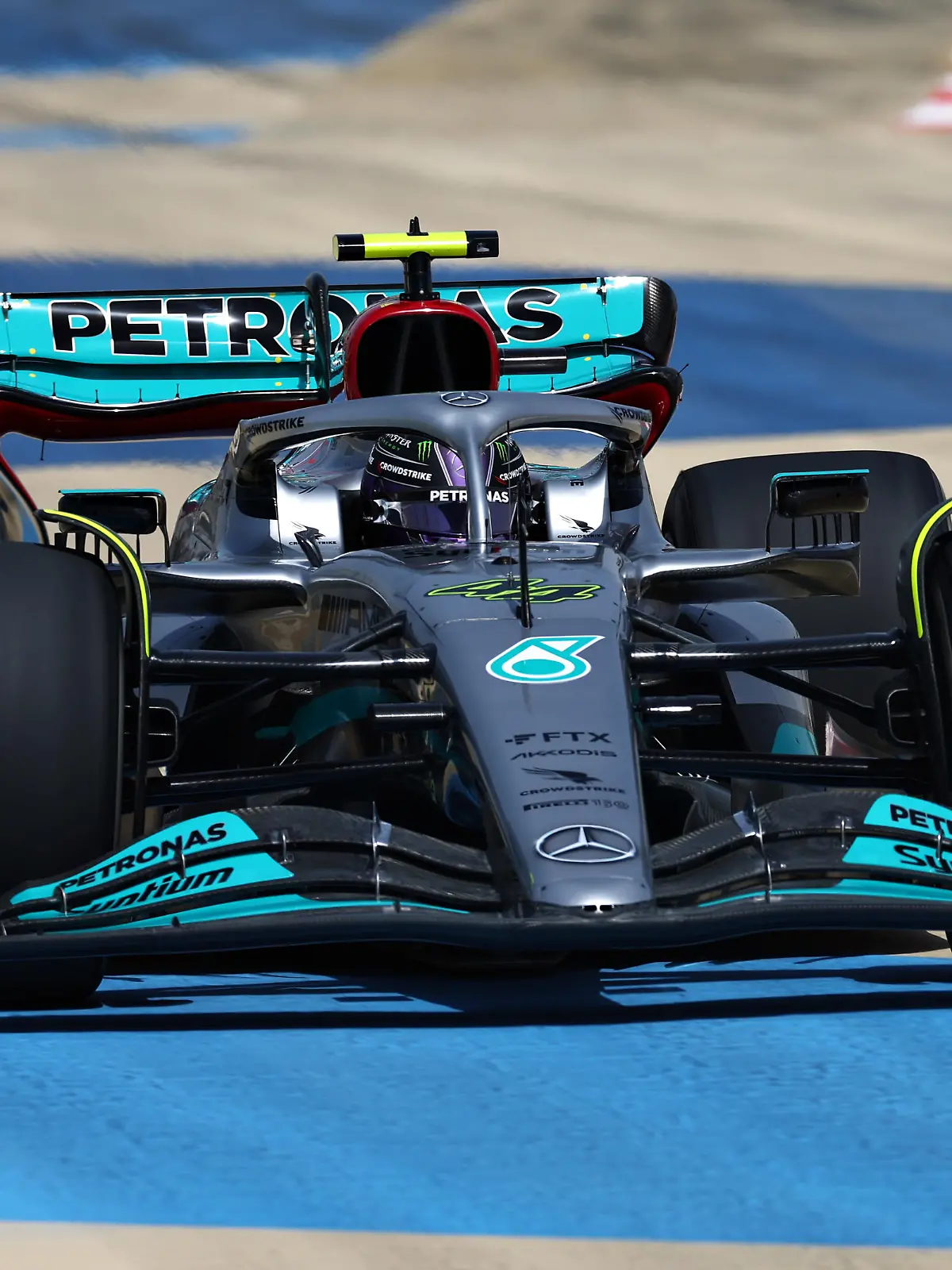BAHRAIN, BAHRAIN - MARCH 10: Lewis Hamilton of Great Britain driving the (44) Mercedes AMG Petronas F1 Team W13 runs wide during Day One of F1 Testing at Bahrain International Circuit on March 10, 2022 in Bahrain, Bahrain. (Photo by Lars Baron/Getty Images)
