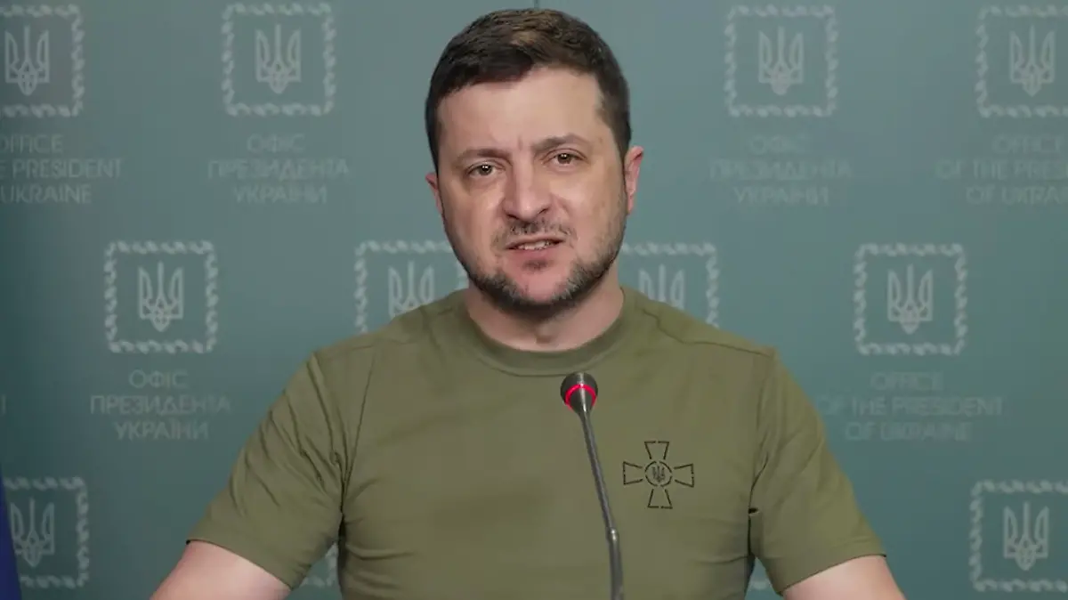 10.03.2022, Ukraine, Kyiv: In diesem Bild aus einem Video, das vom Pressebüro des ukrainischen Präsidenten zur Verfügung gestellt und auf Facebook veröffentlicht wurde, spricht der ukrainische Präsident Wolodymyr Selenskyj am Mittwoch, 9. März 2022, in Kiew, Ukraine. Foto: Uncredited/Pressebüro des ukrainischen Präsidenten via AP/dpa - ACHTUNG: Nur zur redaktionellen Verwendung und nur mit vollständiger Nennung des vorstehenden Credits +++ dpa-Bildfunk +++