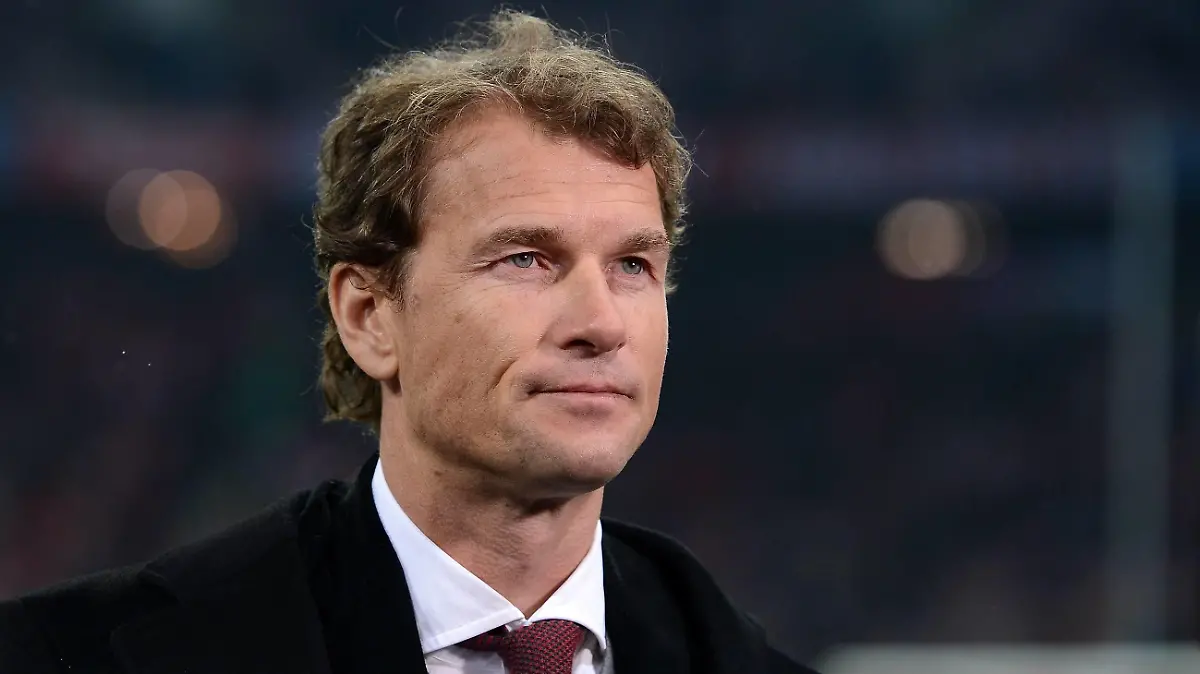 Bildnummer: 13020001 Datum: 13.03.2013 Copyright: imago/Ulmer
FUSSBALL CHAMPIONS LEAGUE ACHTELFINALE HINSPIEL 2012/2013 FC Bayern München - FC Arsenal London 13.03.2013 TV Experte Jens Lehmann PUBLICATIONxNOTxINxAUTxSUIxITA ; x0x xsk 2013 quer FUSSBALL FUßBALL HERREN MÃ NNER CHAMPIONS LEAGUE CHAMPIONS-LEAGUE UCL CL CHL PORTRÃ T PORTRAET PORTRAIT NACHDENKLICH NACHDENKLICHKEIT ERNST MIMIK NEGATIV PESSIMISTISCH
Image number 13020001 date 13 03 2013 Copyright imago Ulmer Football Champions League Eighth finals Leg 2012 2013 FC Bavaria Munich FC Arsenal London 13 03 2013 TV Expert Jens Lehmann PUBLICATIONxNOTxINxAUTxSUIxITA x0x xsk 2013 horizontal Football Football men men Champions League Champions League UCL CL CHL Portr T Portrait Portrait contemplative contemplation Ernst Facial expressions negative pessimistic