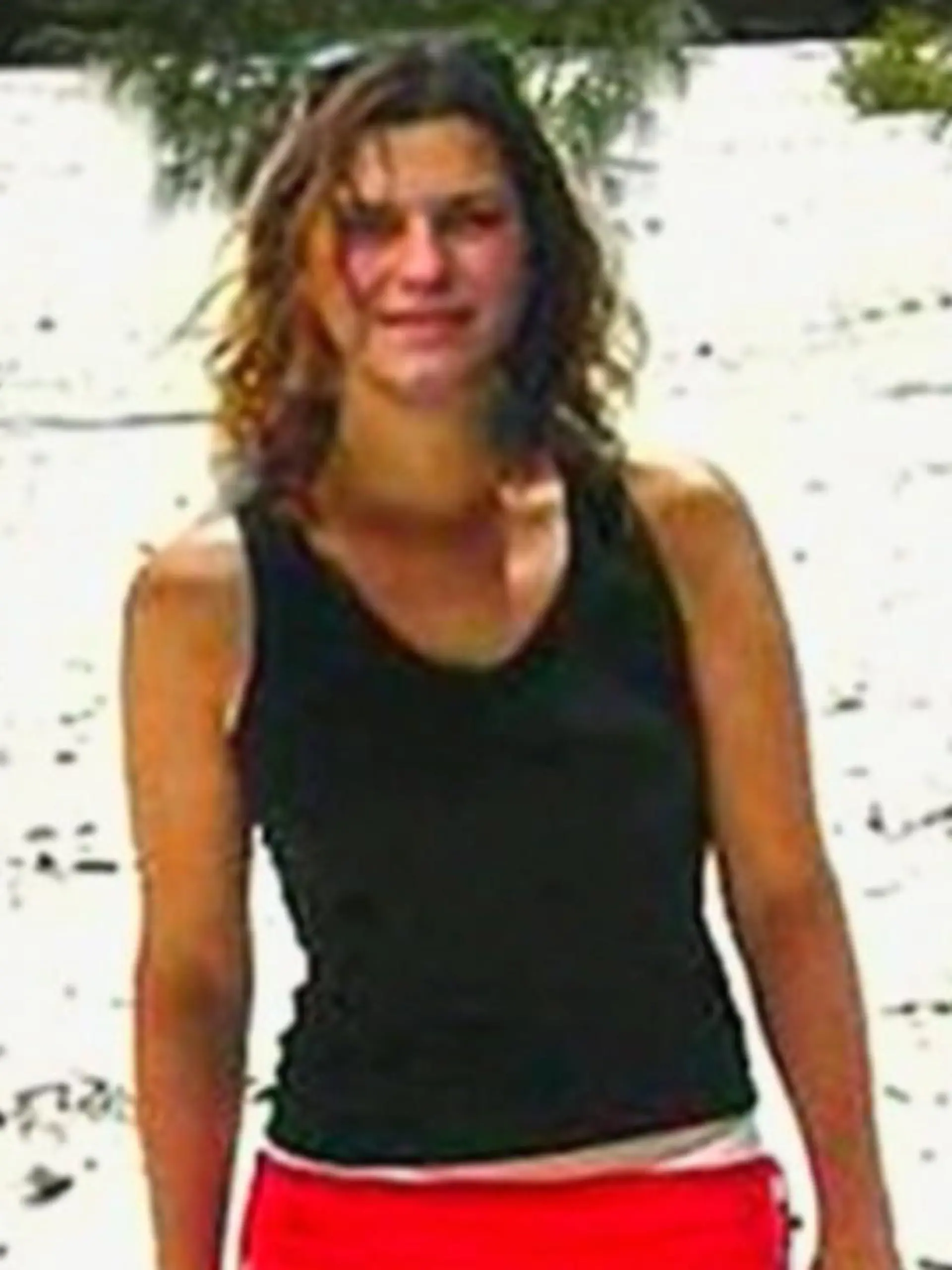 Simone Strobel war vor 17 Jahren mit ihrem Freund, seiner Schwester und einem weiteren Begleiter auf einer Australienreise. Dann meldeten sie ihre Begleiter als vermisst. Sechs Tage später wurde die Leiche der damals 25-jährigen Krankenschwester aus Würzburg in einem Waldstück gefunden. Bis heute gilt ihr Freund als Hauptverdächtiger. Jetzt wurde der Mann im australischen Perth festgenommen.