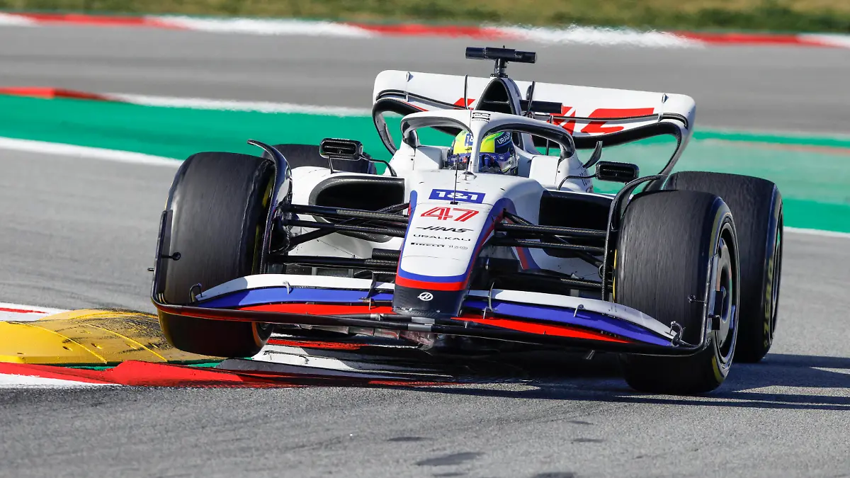F1 Winter Testing In Barcelona - Day 2 47 Mick Schumacher, Uralkali Haas F1 Team, VF-22, action during the Formula 1 Winter Tests at Circuit de Barcelona - Catalunya on February 24, 2022 in Barcelona, Spain. Barcelona Spain PUBLICATIONxNOTxINxFRA Copyright: xXavierxBonillax originalFilename:bonilla-f1winter220224_npgU4.jpg 