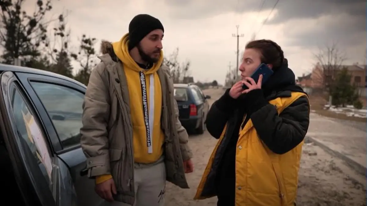 Die Ukrainerin Galina telefoniert mit ihrem Vater