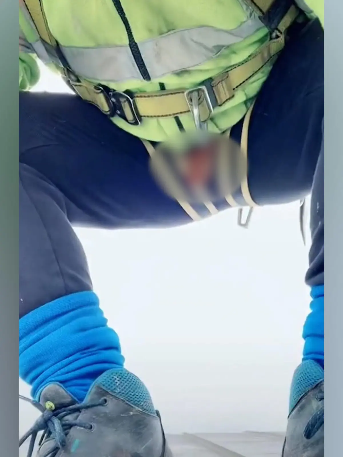 Bild zu: "Ist dieser Mann hier wirklich nackt?"