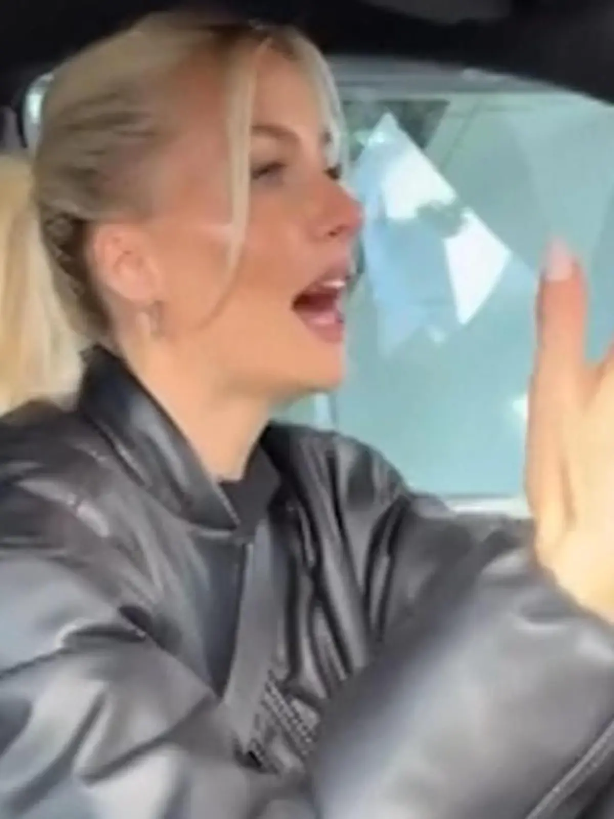 Bild zu: "Warum so aggressiv, Lena Gercke?! Pöbel-Attacke aus dem Auto"