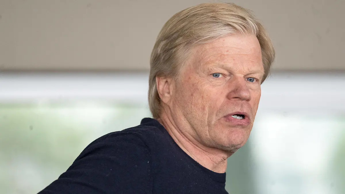 Oliver Kahn Vorstand Vors. FC Bayern Muenchen AG, GER, FC Bayern Muenchen vs. FC Schalke 04, Fussball, Bundesliga, 32. Spieltag, Spielzeit 2022/2023, 13.05.2023, DFB/DFL regulations prohibit any use of photographs as image sequences and/or quasi-video., GER, FC Bayern Muenchen vs. FC Schalke 04, Fussball, Bundesliga, 32. Spieltag, Spielzeit 2022/2023, 13.05.2023 Muenchen *** Oliver Kahn Board of Directors Vors FC Bayern Muenchen AG , GER, FC Bayern Muenchen vs FC Schalke 04, Football, Bundesliga, 32 Spieltag, Spielzeit 2022 2023, 13 05 2023, DFB DFL regulations prohibit any use of photographs as image sequences and or quasi video , GER, FC Bayern Muenchen vs FC Schalke 04, Football, Bundesliga, 32 Spieltag, Spielzeit 2022 2023, 13 05 2023 Muenchen Copyright: xEibner-Pressefoto/SaschaxWaltherx EP_EER