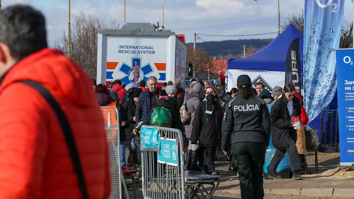 PXL_Ukranian refugees in Slovakia People fleeing from Ukraine as they arrive at the Vysne Nemecke border crossing, after Russia s invasion of Ukraine in Vysne Nemecke, Slovakia on March 8, 2022. MatijaxHabljak/PIXSELL
