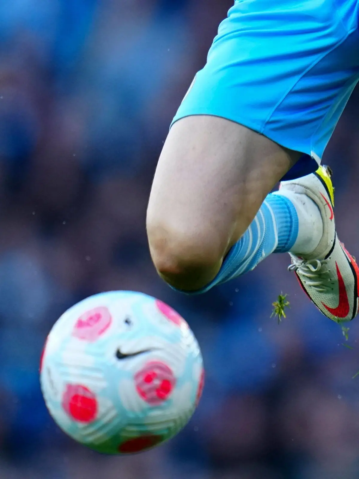 Mandatory Credit: Photo by Javier Garcia/Shutterstock 12833303hi The official Nike Aerowsculpt Premier League post winter match ball with the boots of Phil Foden of Manchester City in the air Manchester City v Manchester United, ManU Premier League, Football, Etihad Stadium, Manchester, UK - 06 Mar 2022 EDITORIAL USE ONLY No use with unauthorised audio, video, data, fixture lists, club/league logos or live services. Online in-match use limited to 120 images, no video emulation. No use in betting, games or single club/league/player publications. Manchester City v Manchester United, Premier League, Football, Etihad Stadium, Manchester, UK - 06 Mar 2022 EDITORIAL USE ONLY No use with unauthorised audio, video, data, fixture lists, club/league logos or live services. Online in-match use limited to 120 images, no video emulation. No use in betting, games or single club/league/player publications. PUBLICATIONxINxGERxSUIxAUTXHUNxGRExMLTxCYPxROMxBULxUAExKSAxONLY Copyright: xJavierxGarcia/Shutterstockx 12833303hi 