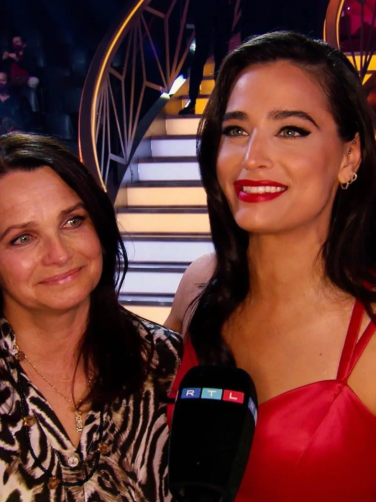 Mirjam Svetnik und Amira Pocher in der zweiten Show von „Let's Dance“.