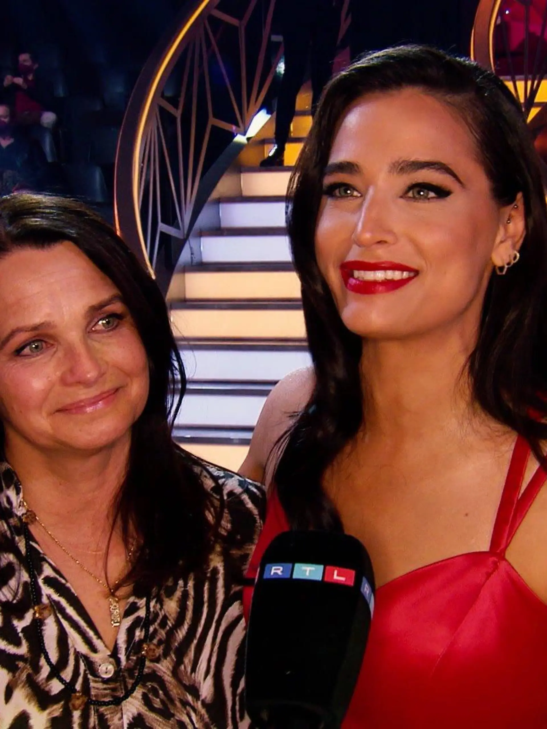 Mirjam Svetnik und Amira Pocher in der zweiten Show von „Let's Dance“.