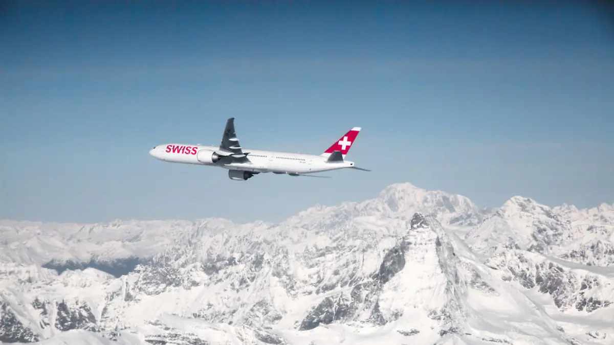 Boeing 777 air-to-air