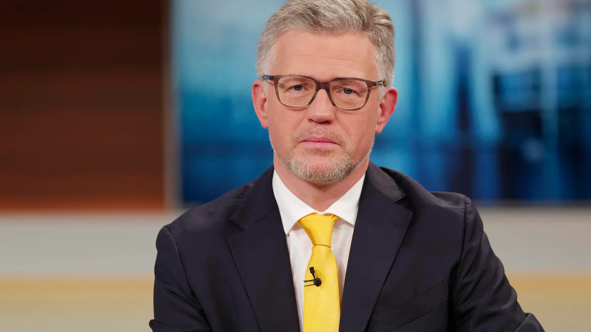 Andrij Melnyk bei Anne Will 2022-06-06, Deutschland, Berlin - Andrij Melnyk, Botschafter der Ukraine in der Bundesrepublik Deutschland, zu Gast bei Anne Will im Ersten Deutschen Fernsehen. Thema der Politik-Talkrunde in der ARD: Krieg gegen die Ukraine - wie weit wird Putin gehen *** Andrij Melnyk at Anne Will 2022 06 06, Germany, Berlin Andrij Melnyk, Ambassador of Ukraine in the Federal Republic of Germany, as a guest at Anne Will in the First German Television topic of politics talk round in the ARD war against Ukraine how far will Putin go
