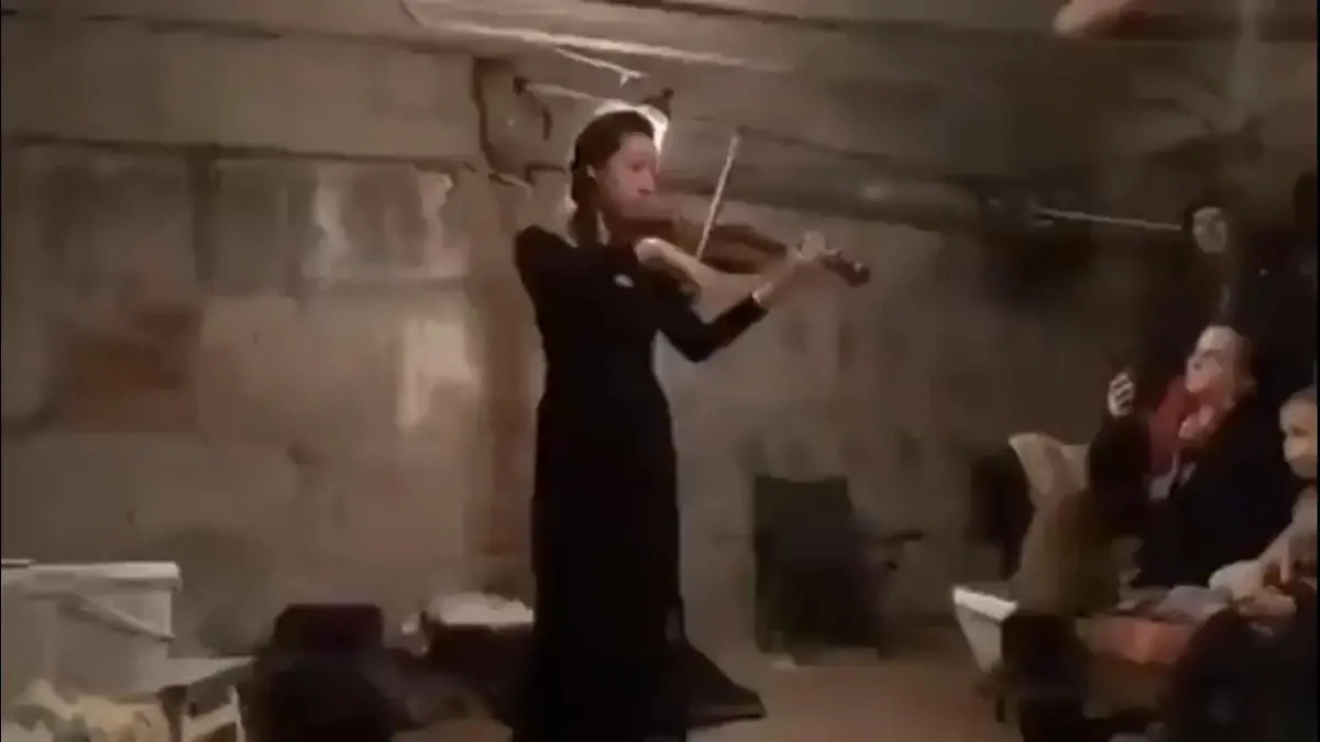 Dieses Lied wird zum Zeichen der Hoffnung! Ukraine: Geigerin im Bunker