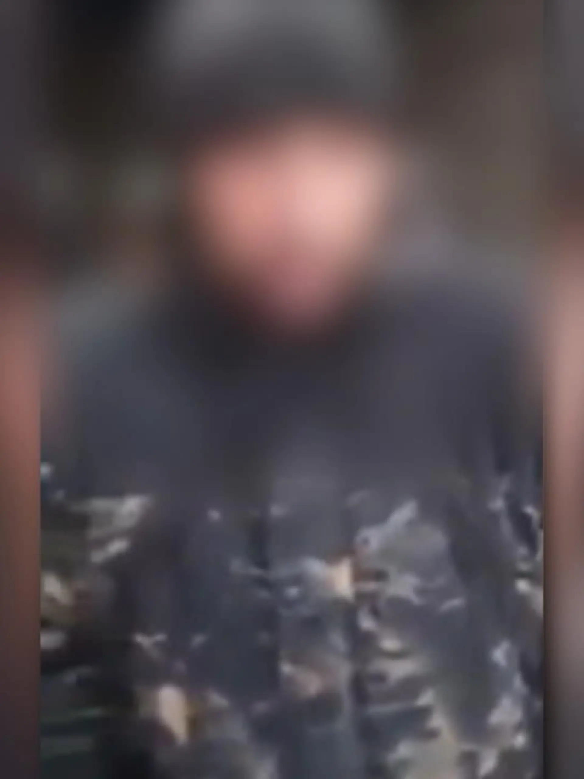 "Als Kanonenfutter" würden sie benutzt, erzählt ein offenbar frustrierter russischer Soldat in einem Twittervideo. Anscheinend wussten viele der jungen Männer, die Putin in den Krieg geschickt hat, nicht, worauf sie sich einlassen.