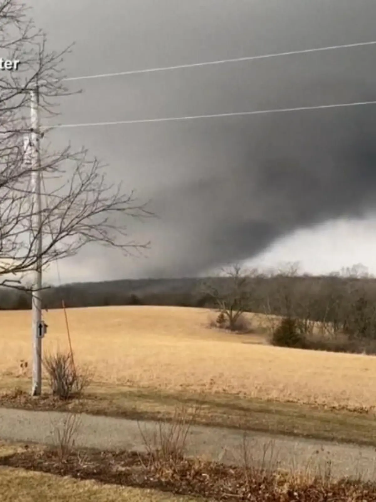 Mehrere Menschen, darunter zwei Kinder, kamen bei einem Tornado in Iowa ums Leben. Etwa 30 Häuser wurden schwer beschädigt.