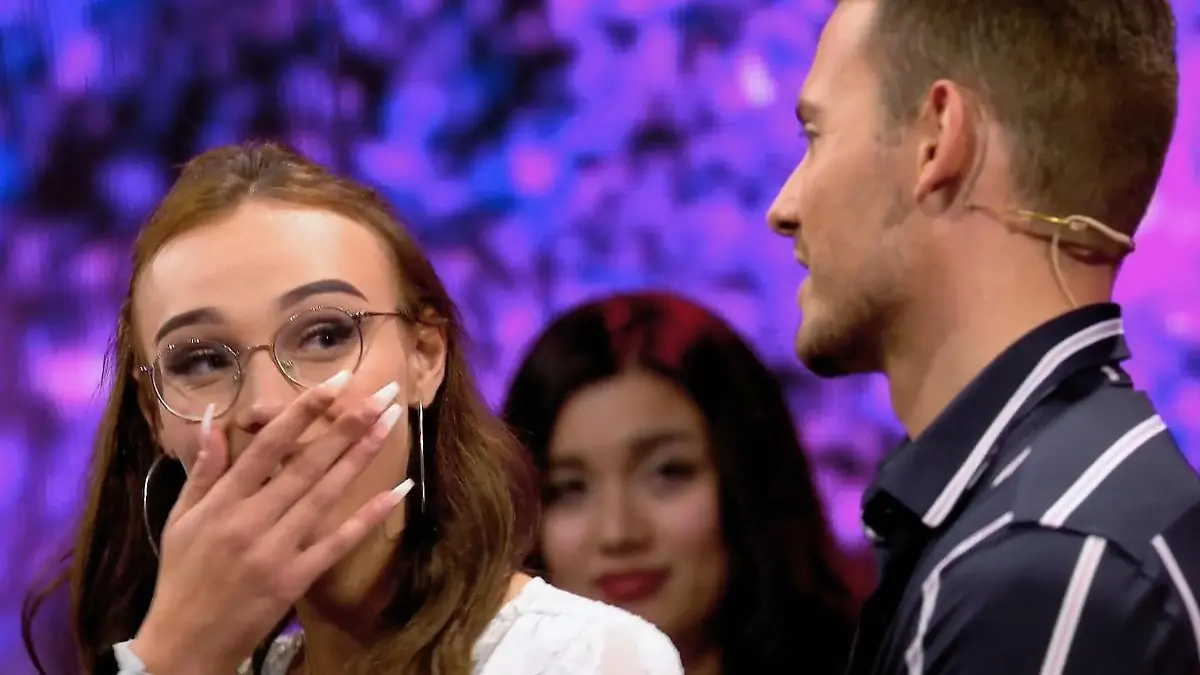 BÄM! Marie ist hin und weg von Lover-Boy Max Take Me Out: Bei ihr hat Amor voll getroffen
