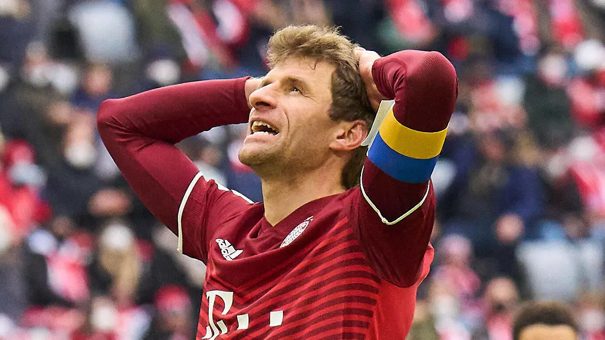 Thomas MUELLER, MÜLLER, FCB 25 sad in the match FC BAYERN MÜNCHEN - BAYER 04 LEVERKUSEN 1.German Football League on Mar 5, 2022 in Munich, Germany. Season 2021/2022, matchday 25, 1.Bundesliga, FCB, München, 25.Spieltag. FCB, Werkself