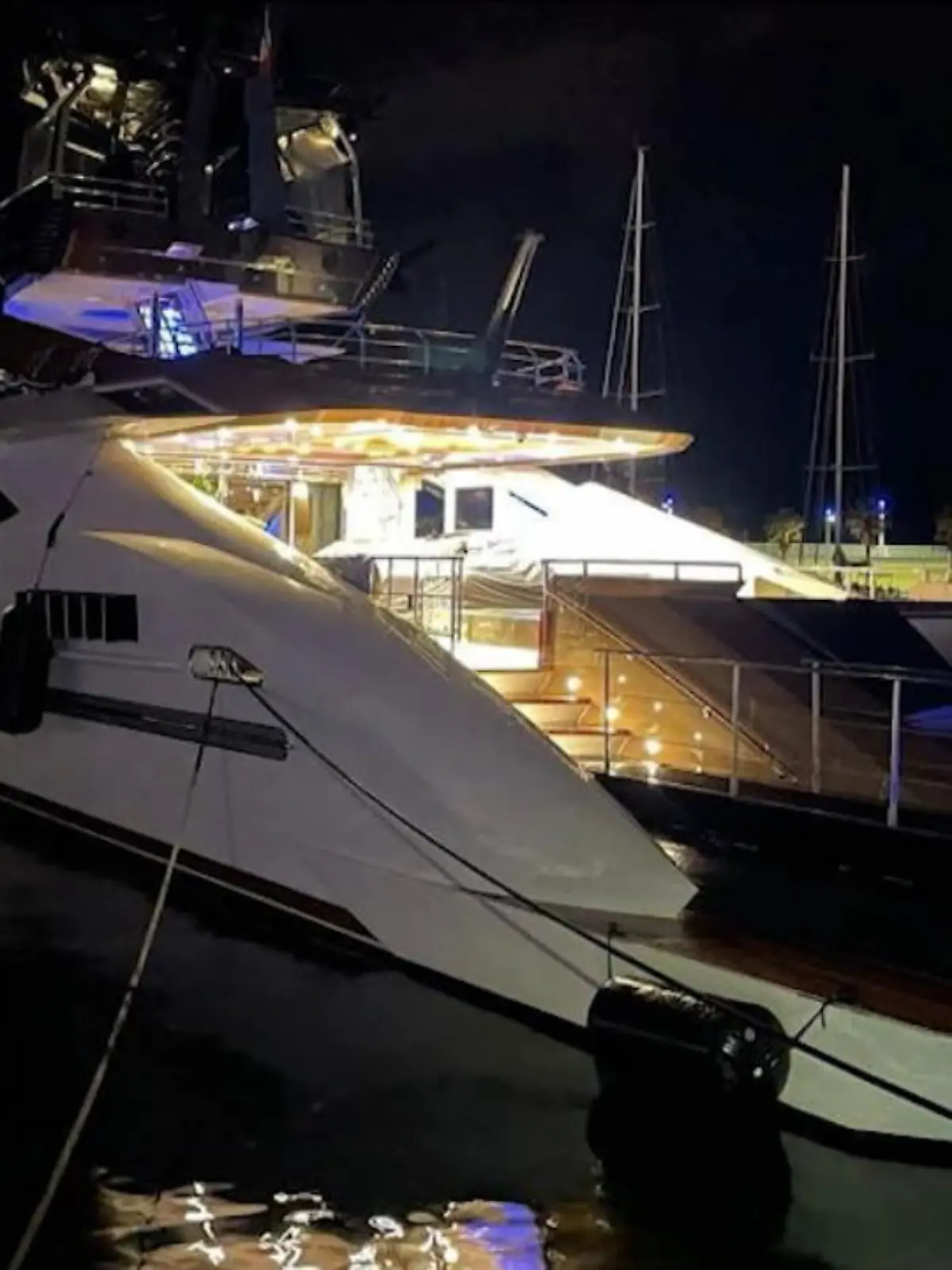 Die italienische Polizei hat im Zusammenhang mit den Sanktionen gegen Russland weiteren Besitz von Oligarchen beschlagnahmt. Darunter die Luxusyacht "Lady M" im Hafen von Imperia. Die Yacht gehört Alexei Mordaschov, einem Tui-Großaktionär.