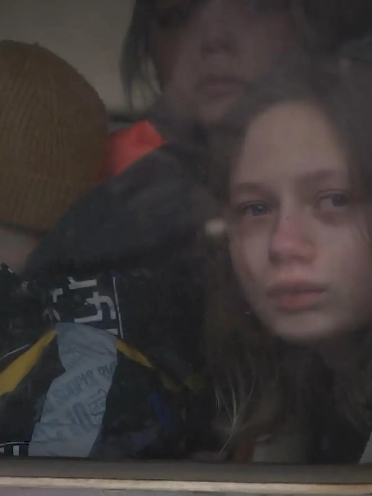 Hunderttausende sind bereits auf der Flucht aus der Ukraine. Doch nicht alle, die das Land verlassen wollen, können das überhaupt. Familien werden zerrissen, weil Männer zurückbleiben müssen, Kranke schaffen die Flucht nicht, mancher kann sie sich nicht leisten.