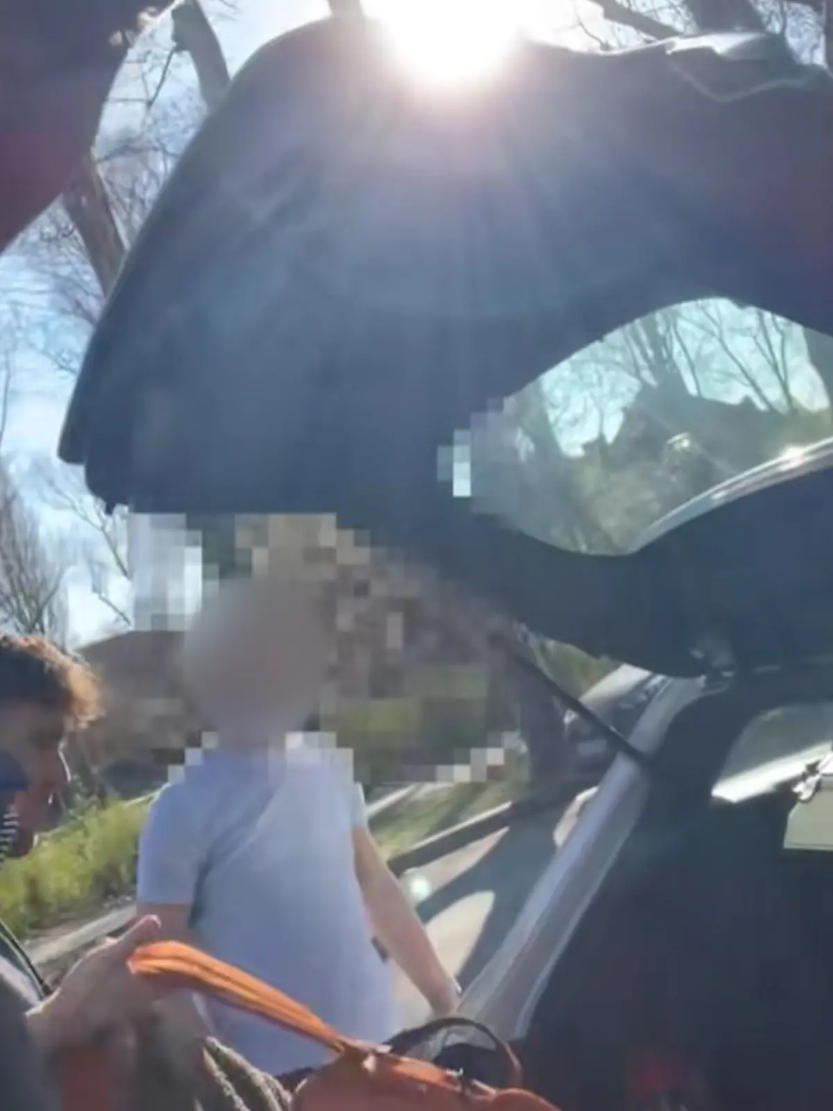 Ein Kuss auf der Rückbank und dann flogen sie raus: Schauspieler Basti Fährmann erhebt schwere Vorwürfe gegen einen Uber-Fahrer.