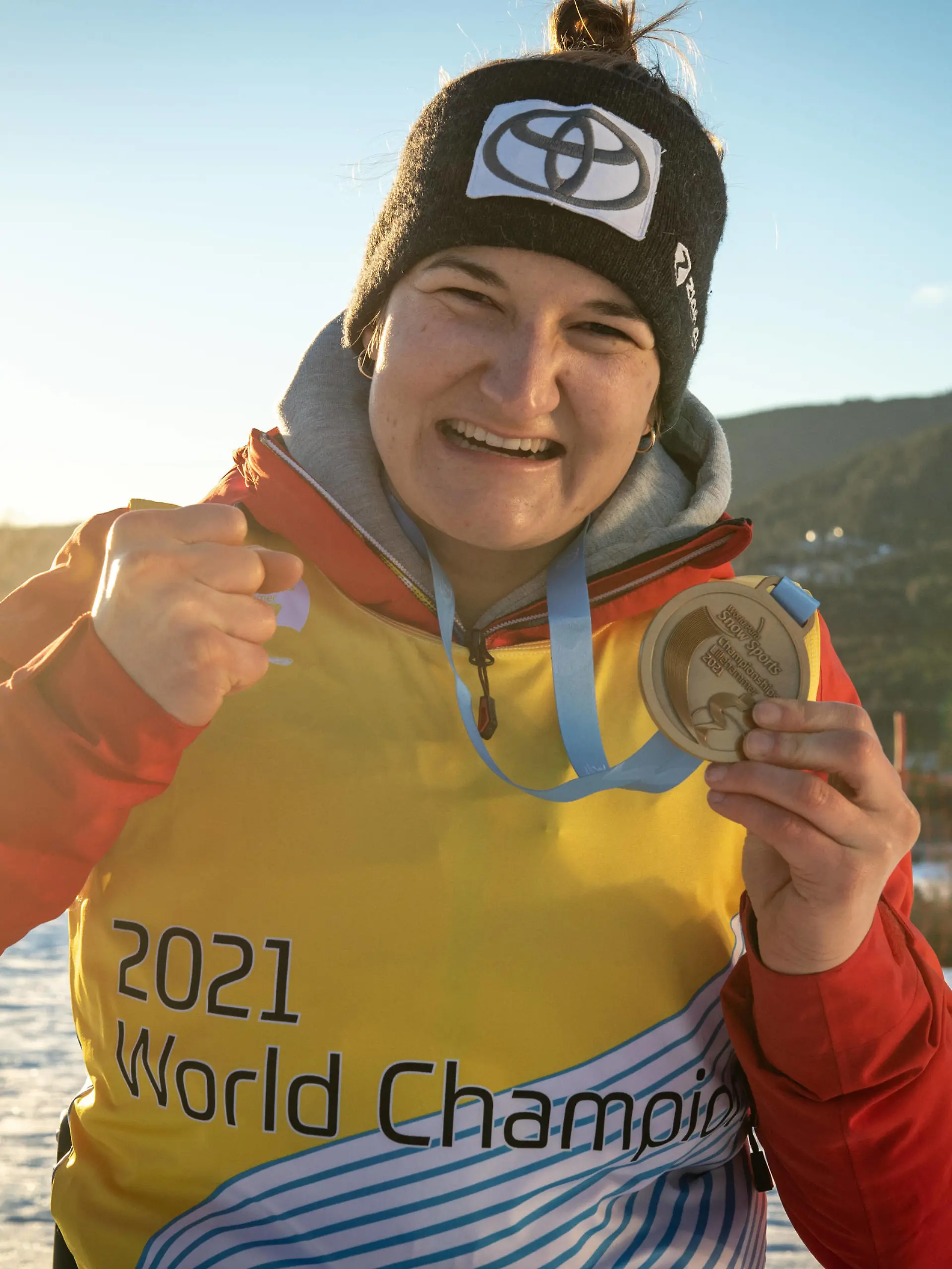  World Para Snow Sports Championships 2022 / Lillehammer Norway - Impressionen Abfahrtsrennen Impressionen Abfahrtsrennen FORSTER, ANNA-LENA LW 12-1, BRSV Radolfzell wird Weltmeisterin in der Abfahrt World Para Snow Sports Championships 2022 / Lillehammer Norway Impressionen Abfahrtsrennen FORSTER, ANNA-LENA LW 12-1, BRSV Radolfzell wird Weltmeisterin in der Abfahrt Allgemeine Informationen Erstmalig werden im Rahmen einer Para Ski WM die Sportarten Para Ski Alpin, Para Ski Nordisch und Para Snowboard gemeinsam ausgerichtet. Der Deutsche Behindertensportverband DBS entsendet Sportler*innen in allen drei Disziplinen des Para Wintersports. Über 750 Athleten werden an der WM in Norwegen teilnehmen, um sich noch einmal vor den im März beginnenden Paralympics 2022 in Peking auszutesten und miteinander zu messen. *** World Para Snow Sports Championships 2022 Lillehammer Norway Impressions downhill race Impressions downhill race FORSTER, ANNA LENA LW 12 1, BRSV Radolfzell becomes World Champion in downhill race World Para Snow Sports Championships 2022 Lillehammer Norway Impressions downhill race FORSTER, ANNA LENA LW 12 1, BRSV Radolfzell becomes World Champion in downhill race General information For the first time, the sports Para Alpine Skiing, The German Disabled Sports Association DBS will send athletes in all three disciplines of Para Winter Sports Over 750 athletes will take part in the World Championships in Norway to test and compete with each other once again before the Paralympics 2022 in Beijing, which will begin in March