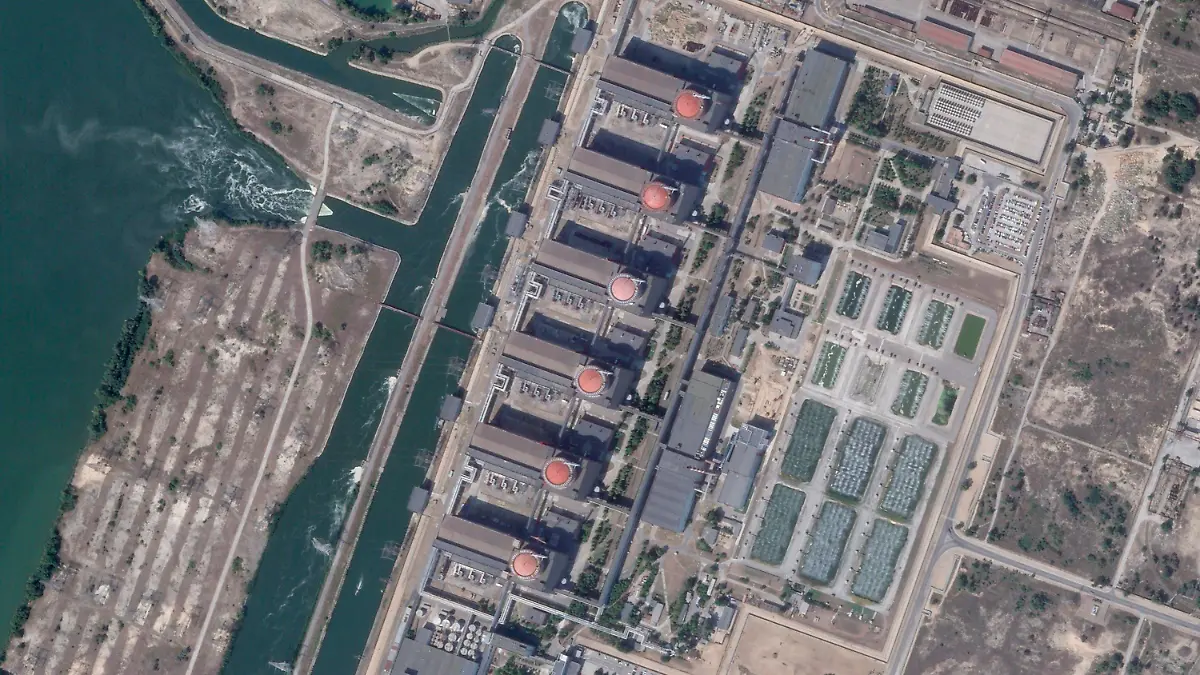 HANDOUT - 02.09.2019, Ukraine, Enerhodar: Auf diesem Satellitenfoto von Planet Labs PBC ist das Kernkraftwerk Saporischschja in Enerhodar, Ukraine, am 2. September 2019 zu sehen. Bei Russlands Krieg gegen die Ukraine ist die Anlage von Europas größtem Atomkraftwerk unter Beschuss geraten. Foto: Planet Labs Pbc/Planet Labs PBC via AP/dpa - ACHTUNG: Nur zur redaktionellen Verwendung und nur mit vollständiger Nennung des vorstehenden Credits bis zum 18. März 2022. +++ dpa-Bildfunk +++