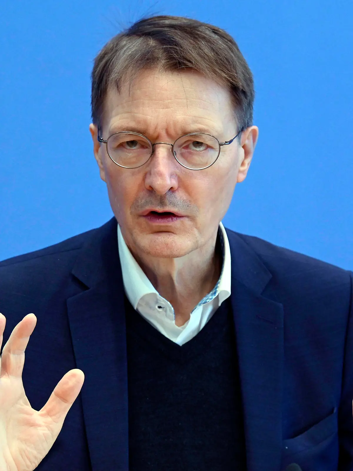  Karl Lauterbach bei der Pressekonferenz zur aktuellen Corona-Lage im Haus der Bundespressekonferenz. Berlin, 25.02.2022 *** Karl Lauterbach at the press conference on the current Corona situation in the House of the Federal Press Conference Berlin, 25 02 2022 Foto:xF.xKernx/xFuturexImage