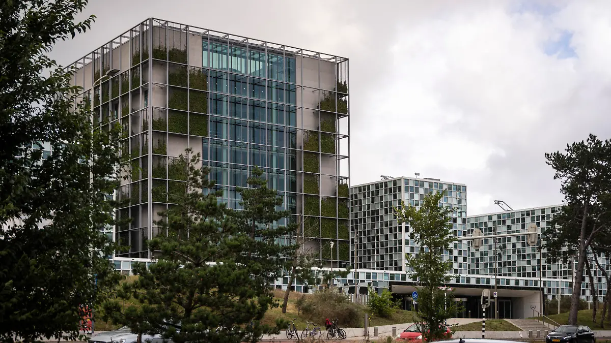 Ein moderner Neubau aus Glas und Beton im Stadtteil Scheveningen von Den Haag (Niederlande) ist seit April 2016 Sitz des Internationalen Strafgerichtshofs (IStGH). Der durch einen völkerrechtlichen Vertrag1998 auf Dauer eingerichtete IStGH ist kein Teil der Vereinten Nationen. (22.10.2021)