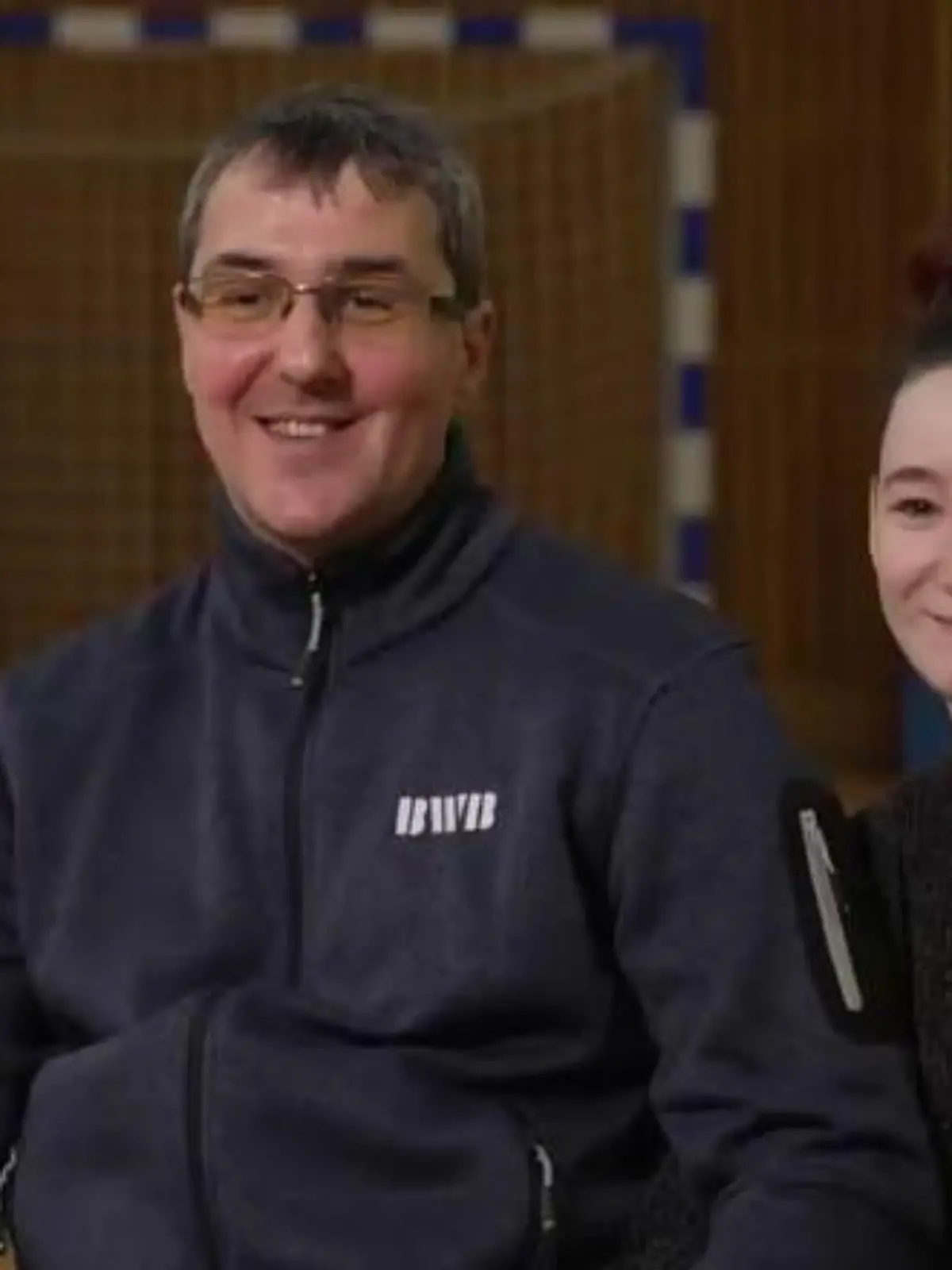 Vincent Grüneberg spielt bei den Special Olympics World Games 2023 in Berlin mit dem deutschen Fußball-Team um Gold. Sein größter Fan ist seine Verlobte Priscilla.