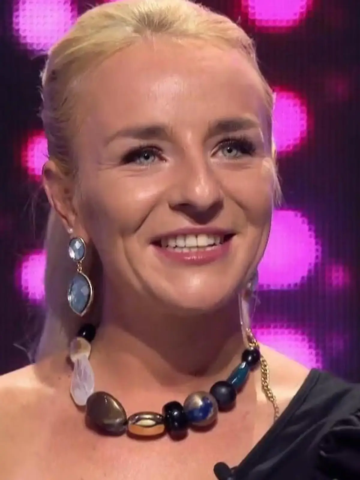 Fürs Essen zum Date! "Take Me Out"-Kandidatin Jenny outet sich als Sneaterin