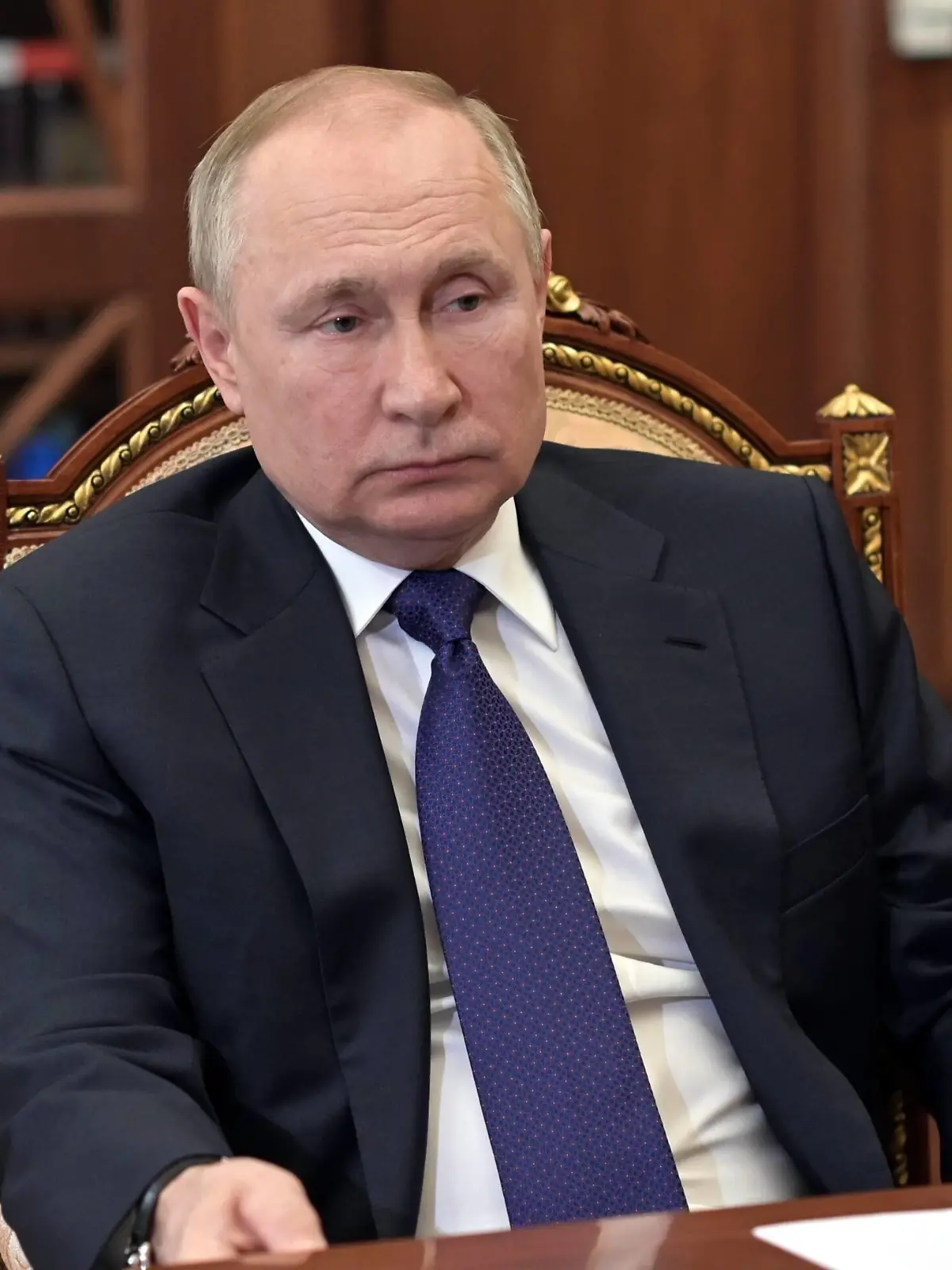 Russland, Wladimir Putin trifft Alexander Beglow, Gouverneur von St. Petersburg Russia Putin 8129304 01.03.2022 Russian President Vladimir Putin attends a meeting with St. Petersburg Governor Alexander Beglov at the Kremlin in Moscow, Russia. Aleksey Nikolskyi / Sputnik Moscow Russia PUBLICATIONxINxGERxSUIxAUTxONLY Copyright: xAlekseyxNikolskyix