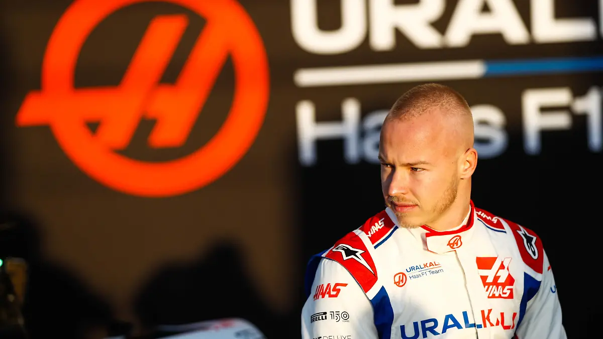 Formula 1 2022: Barcelona February testing CIRCUIT DE BARCELONA-CATALUNYA, SPAIN - FEBRUARY 23: Nikita Mazepin, Haas F1 Team during the Barcelona February testing at Circuit de Barcelona-Catalunya on Wednesday February 23, 2022 in Barcelona, Spain. Photo by Carl Bingham / LAT Images Images PUBLICATIONxINxGERxSUIxAUTxHUNxONLY F122T01_080421_31I3902