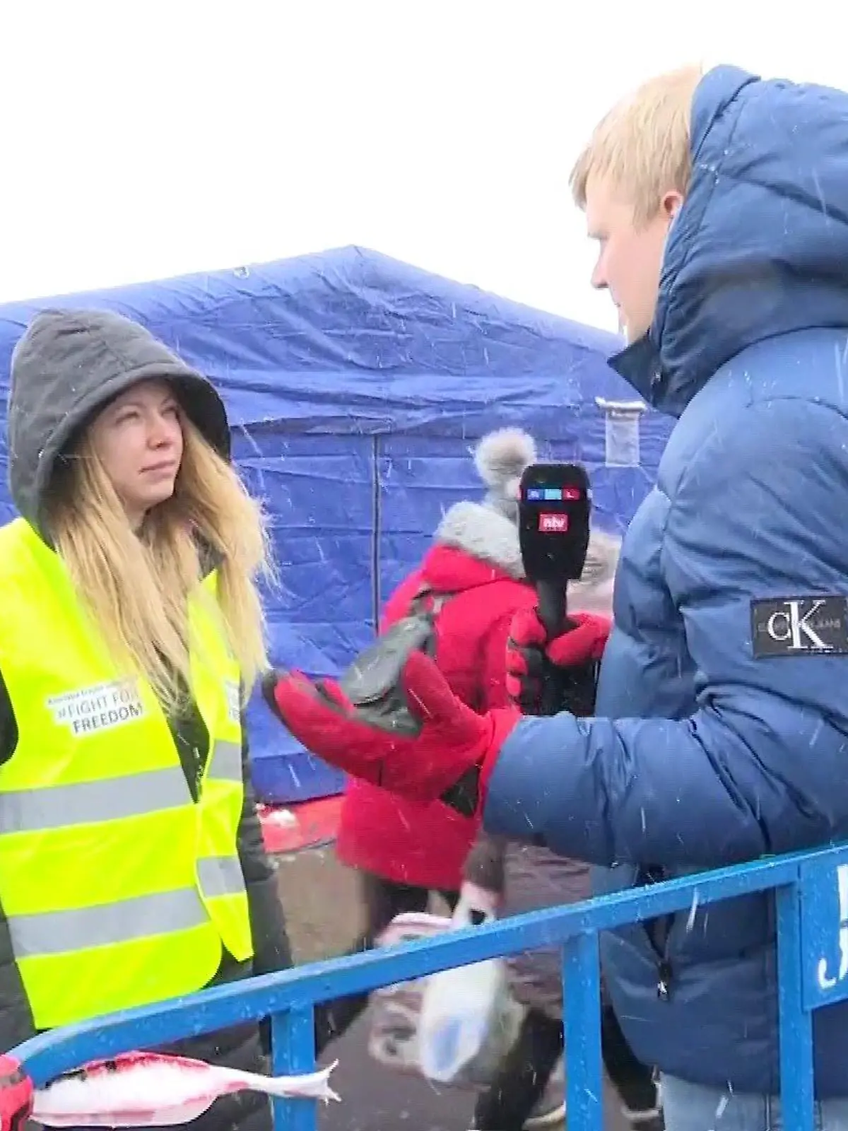 Anastasia Pavlovic während ihrer Arbeit an der ukrainisch-rumänischen Grenze