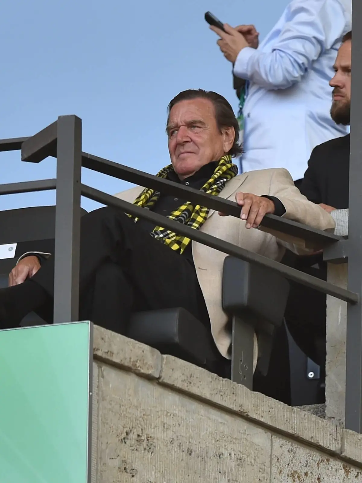 27.05.2017, Fussball GER, DFB Pokal, Finale, Eintracht Frankfurt - Borussia Dortmund 1-2, Ex Bundeskanzler Gerhard Schröder, Gerhard Schroeder

27 05 2017 Football ger DFB Cup Final Eintracht Frankfurt Borussia Dortmund 1 2 Ex Federal Chancellor Gerhard Schröder Gerhard Schroeder  