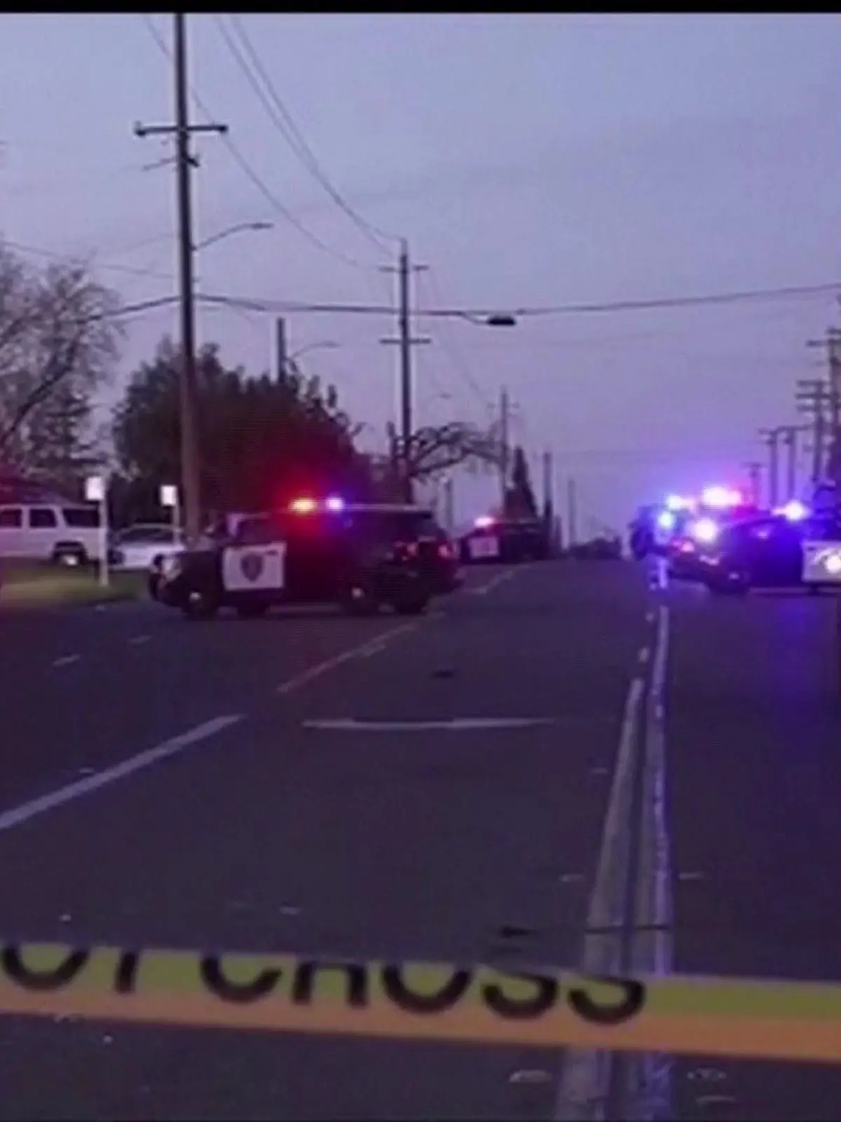 Sacramento (Kalifornien): Bilder vom Tatort zeigen schwer bewaffnete Polizisten vor der Kirche